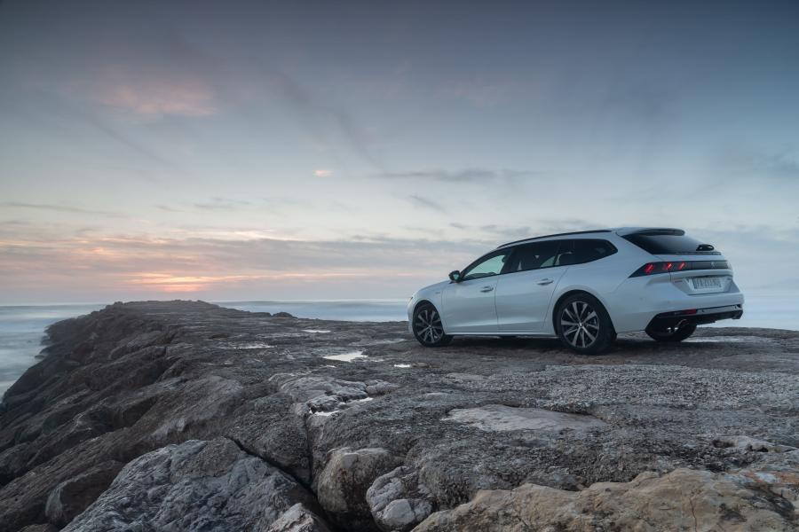  Peugeot 508 SW GT Line 2018 года  (WW) (фото 40 из 43)
